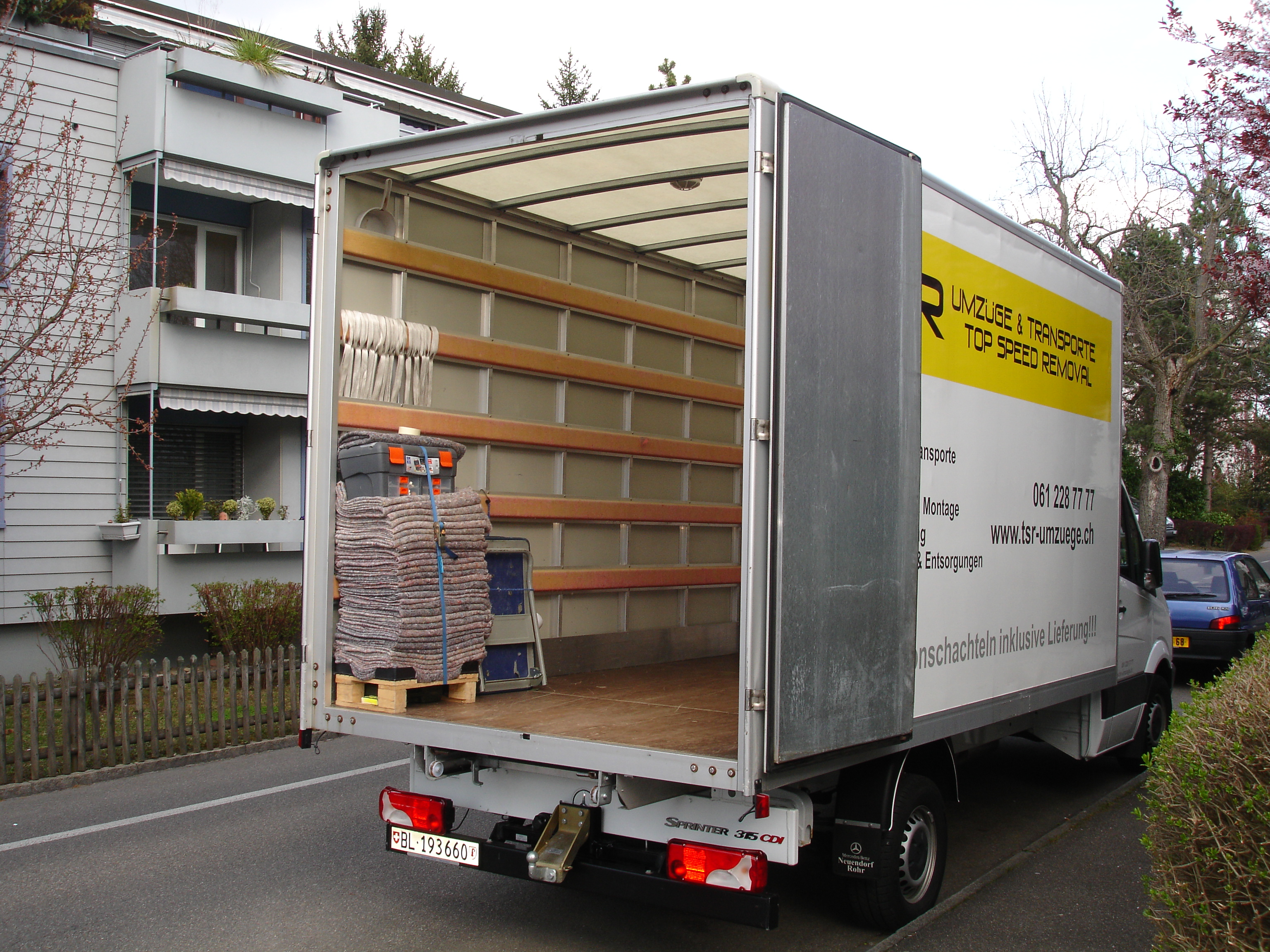Demontage mit Montage beim Umzug mit TSR