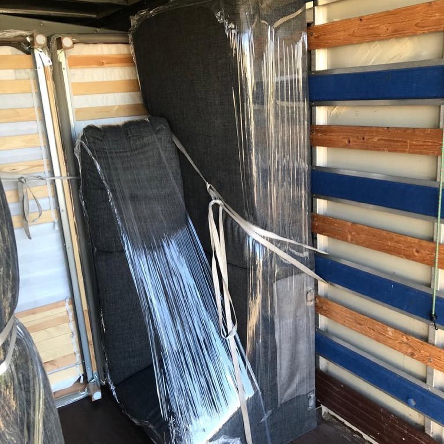 Möbel sicher für den Transport vorbereitet